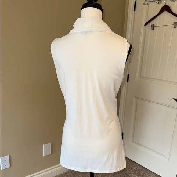 Jacob Off-White Blouse Elegant Top Horizontal Pleats Cowl Neck Top Mini … - Picture 5 of 11